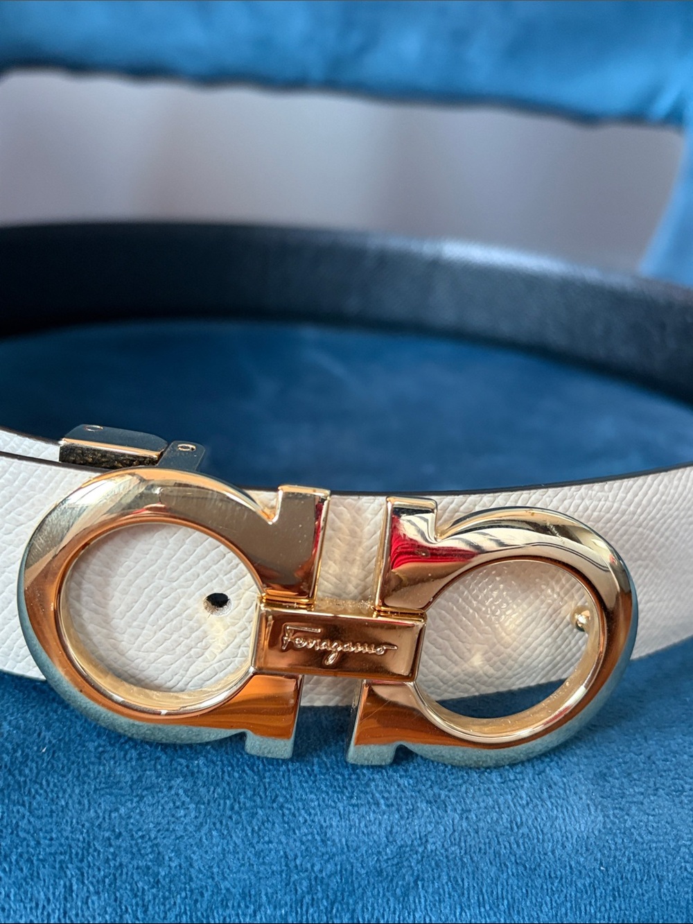 Salvatore Ferragamo cream/black reversible